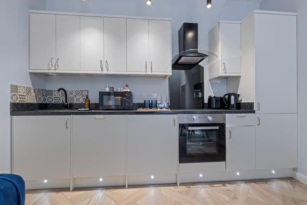 Modern Apartment Off-Road Parking-Twin Room Suite 4 Nottingham Buitenkant foto